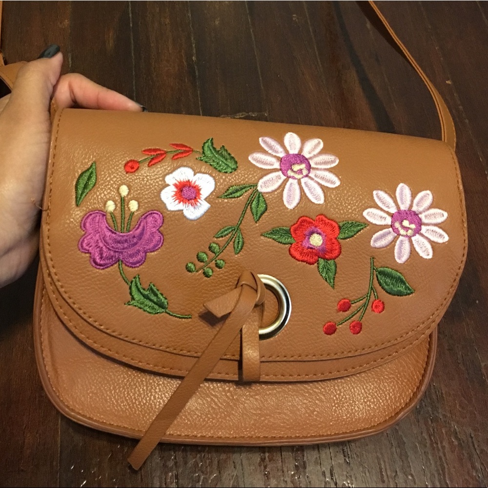 Charlotte Russe | cross body purse